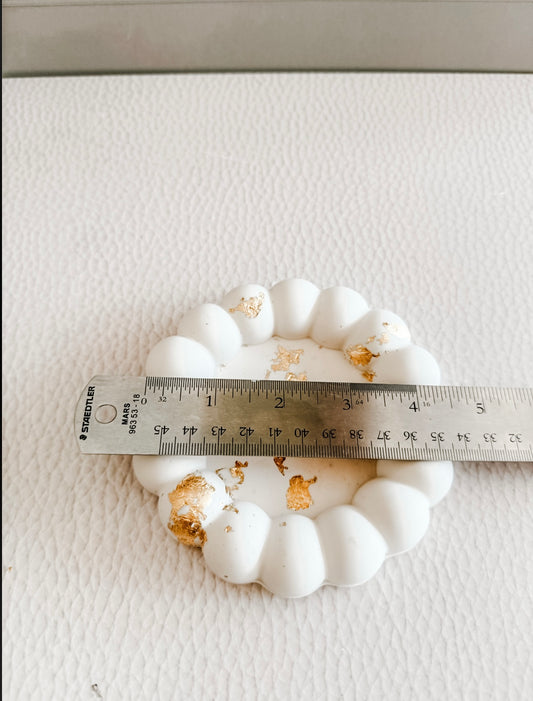 Circular decorative dish