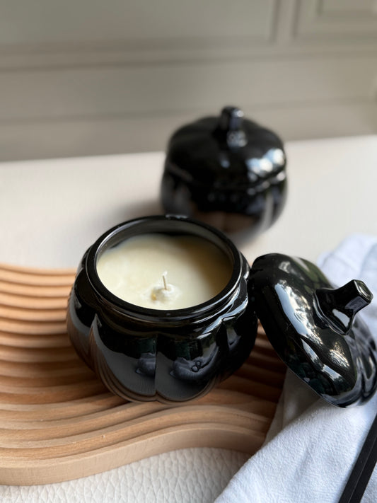 Pumpkin candle jar in black